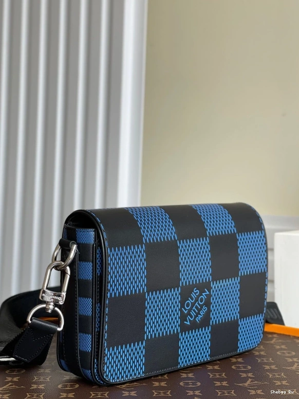 LOUIS MESSENGER VUITTON STUDIO 0724